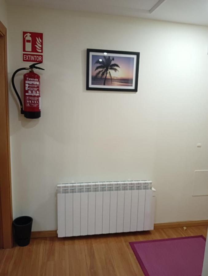 Apartamentos Chevere Rojo-Huca Овьедо Экстерьер фото