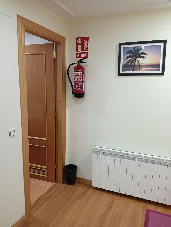 Apartamentos Chevere Rojo-Huca Овьедо Экстерьер фото